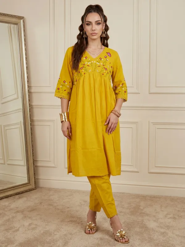 Yellow_Floral_Embroidered_Cotton_Kurta_Set_For_Women