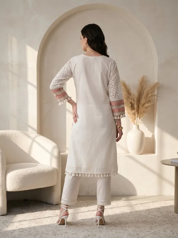 Peach_And_White_Embroidered_Kurta_Set_With_Crochet_Work_Dupatta_For_Women