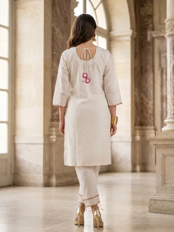 Off_White_Cotton_Embroidered_Kurta_Set_For_Women