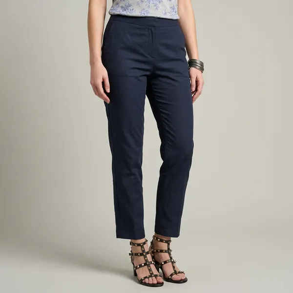 Black_Cotton_Blend_Ankle_Length_Trousers_For_Women