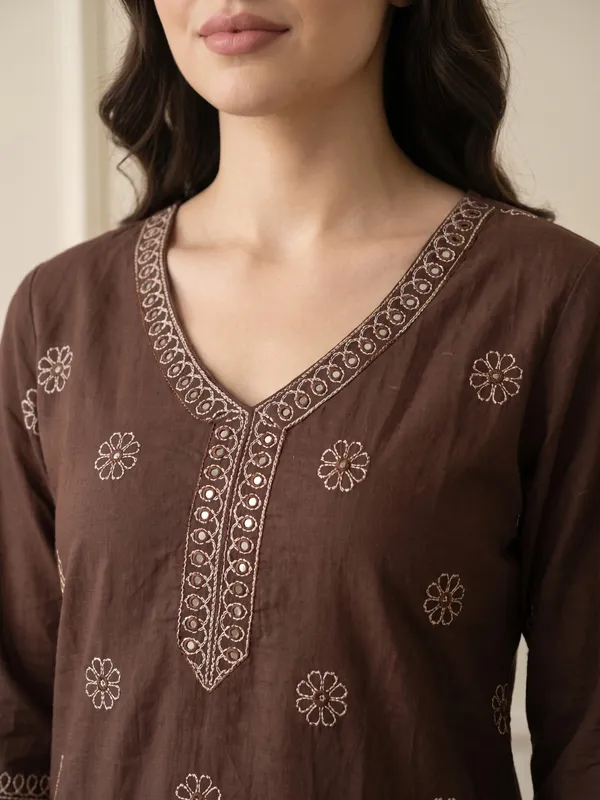 Pellini_Brown_Farshi_Salwar