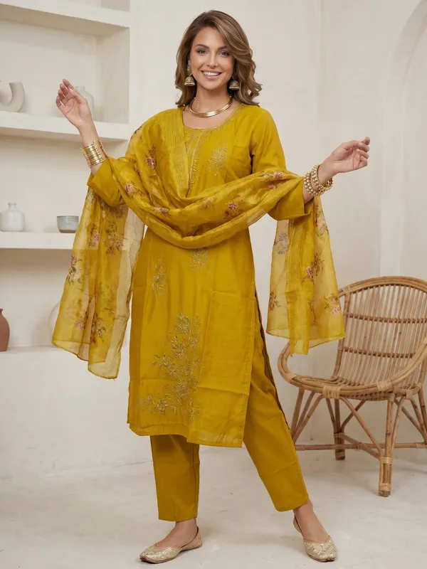 Yellow_Embroidered_Kurta_With_Pants_Set_For_Women