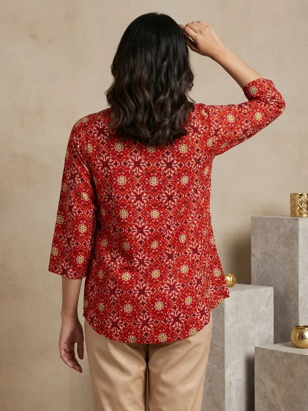 Red_Floral_Print_Cotton_Short_Kurta_For_Women