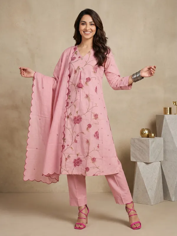 Pink_Floral_Embroidered_Cotton_Kurta_Set_For_Women