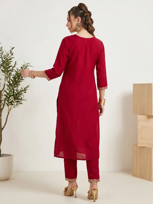 Red_Embroidered_Kurta_Set_For_Women