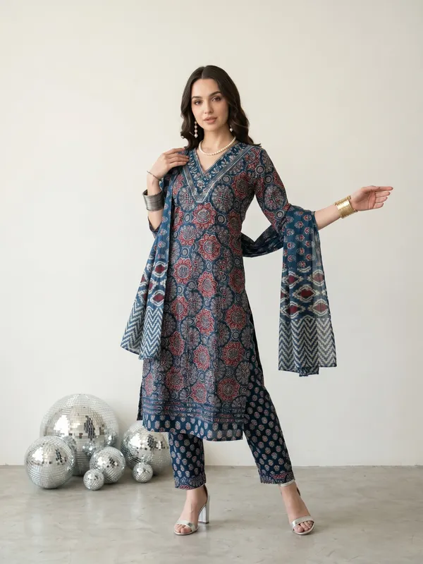 Navy_Blue_Printed_A-Line_Kurta_With_Matching_Pants_For_Women