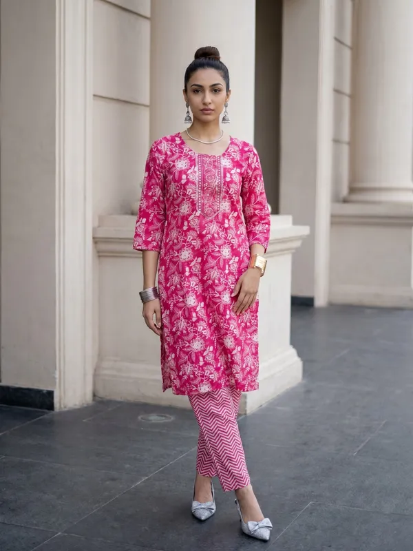 Pink_Floral_Print_Cotton_Kurta_Set_For_Women