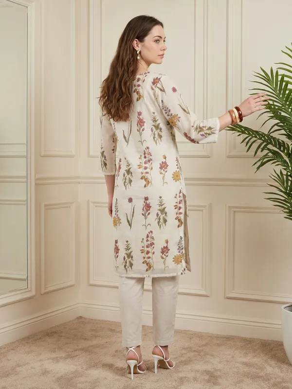 Off_White_Floral_Print_Embroidered_With_Gota_Work_Kurta_Set_For_Women