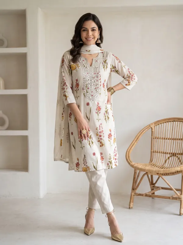 Off_White_Floral_Print_Embroidered_With_Gota_Work_Kurta_Set_For_Women