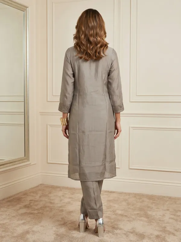 Grey_Embroidered__Kurta_Set_For_Women