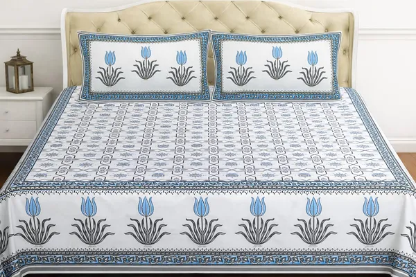 White_&_Blue_Lotus