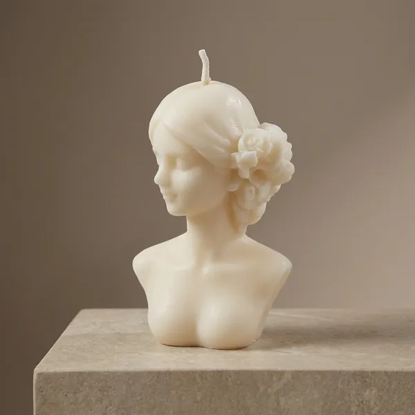 Grace_Muse_Sculpture_Candle