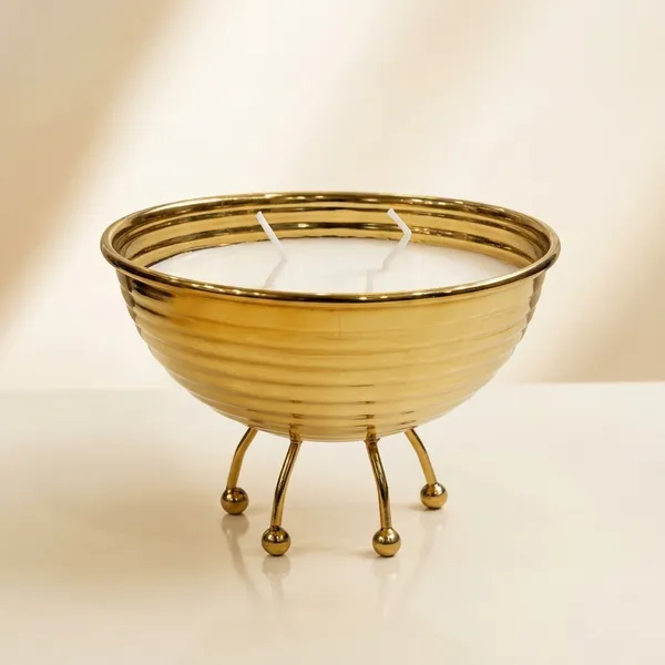 Luxury_Gold_Pedestal_Triple-Wick_Candle