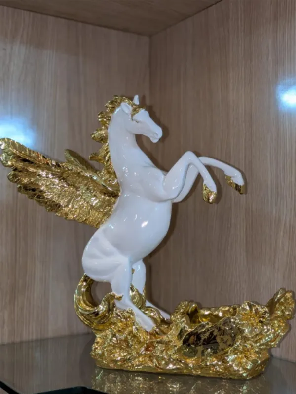 Majestic_Pegasus_Showpiece