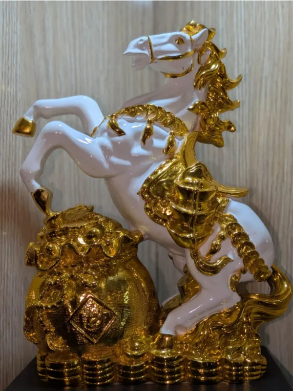 Prosperity_Horse_With_Wealth_Pot_Decorative_Showpiece