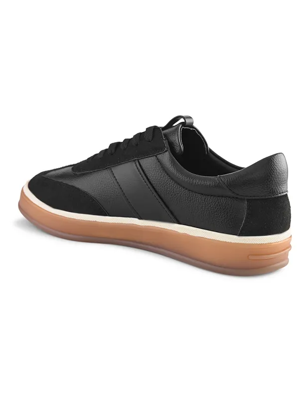Black_Leather_Gum_Sole_Low-Top_Sneakers_For_Men