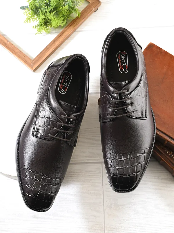 Brown_Leather_Crocodile_Embossed_Formal_Lace-Up_Shoes_For_Men