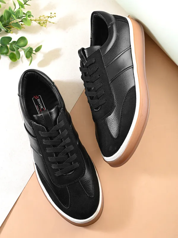 Black_Leather_Gum_Sole_Low-Top_Sneakers_For_Men