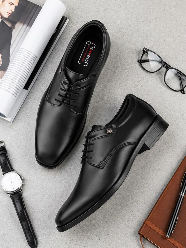 Classic_Black_Formal_Lace-Up_Shoes