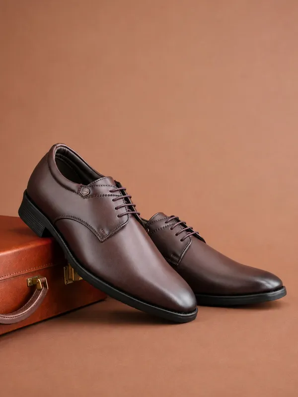 Classic_Brown_Formal_Lace-Up_Shoes