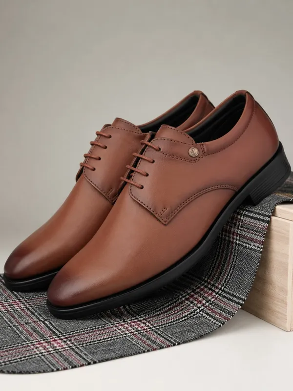 Classic_tan_Formal_Lace-Up_Shoes