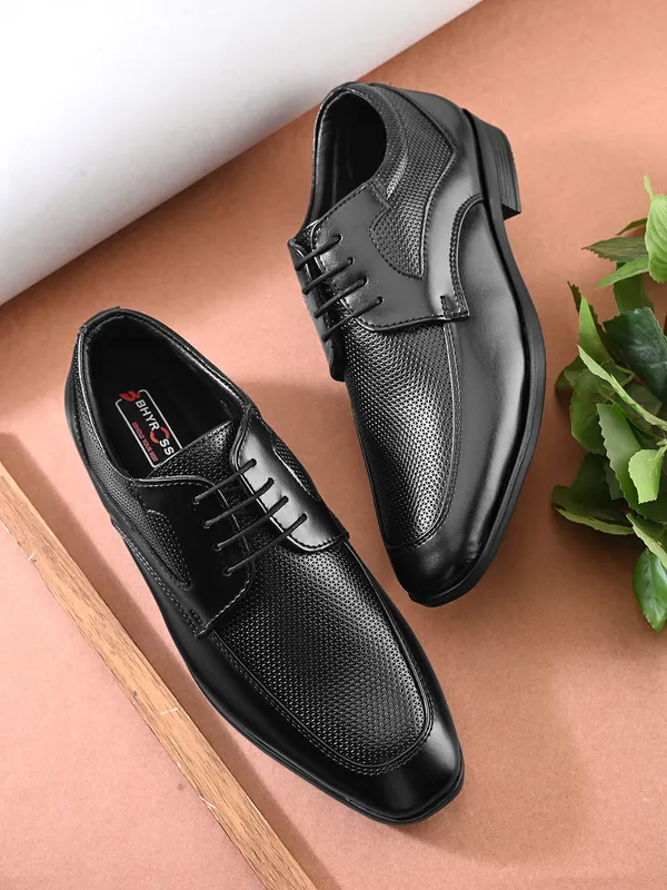 Black_Perforated_Leather_Formal_Derby_Shoes_For_Men