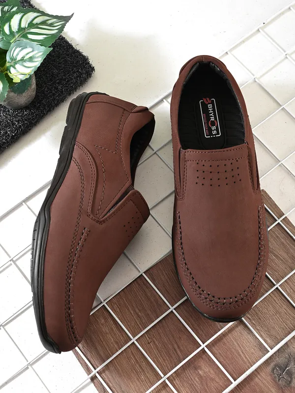 Brown_Leather_Slip-On_Loafers_For_Men