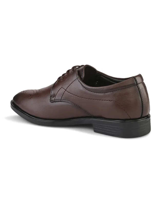 Brown_Leather_Perforated_Toe_Cap_Formal_Derby_Shoes_For_Men