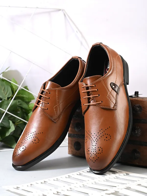 Tan_Leather_Brogue_Formal_Derby_Shoes_For_Men