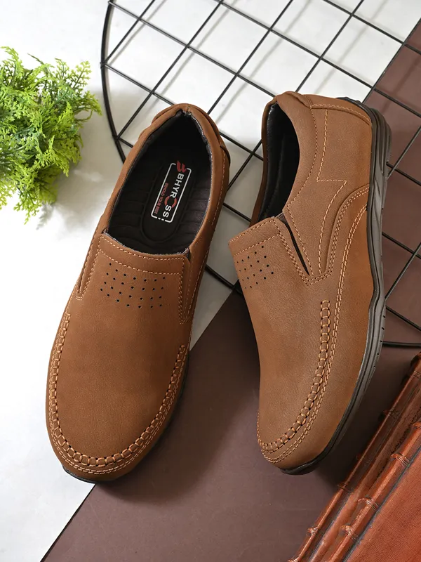 Tan_Leather_Moc-Toe_Slip-On_Casual_Shoes_For_Men