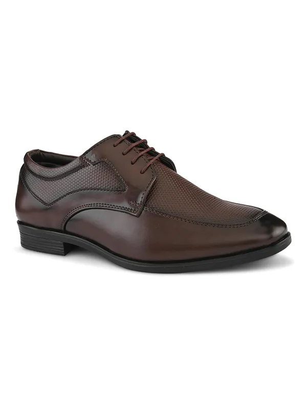 Brown_Textured_Leather_Formal_Lace-Up_Derby_Shoes_For_Men