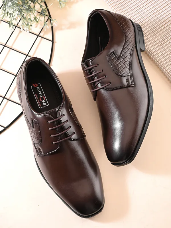 Brown_Faux_Leather_Textured_Formal_Derby_Shoes_For_Men