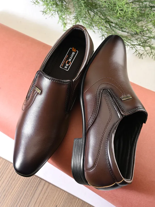 Brown_Leather_Formal_Slip-On_Shoes_For_Men