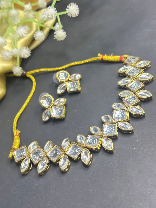 White_Alloy_Jewellery_Set_For_Women