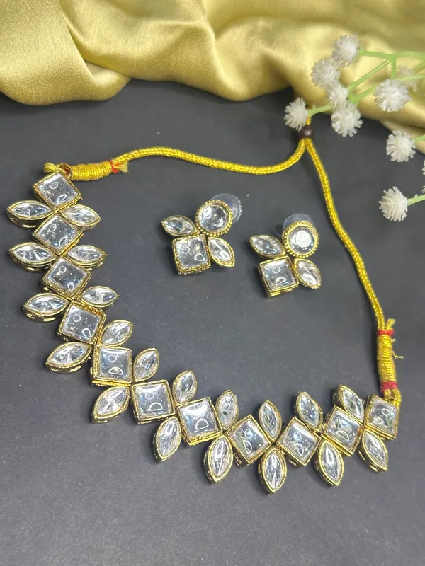 White_Alloy_Jewellery_Set_For_Women