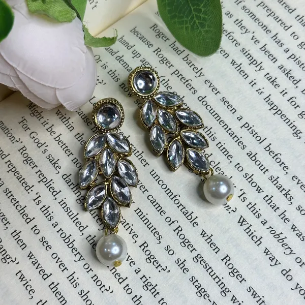 Kundan_And_Alloy_Earring_For_Women