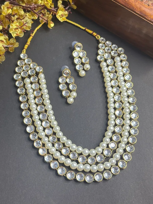Flour_Layer_White_Pearl_and_Alloy_Metal_Copper_Plated_Jewellery_Set_For_Women