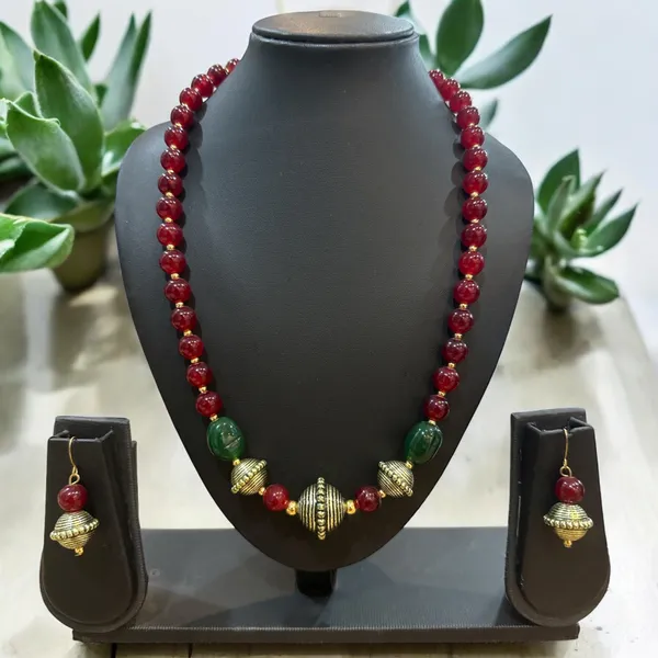 Shimmering_Glittering_Maroon_Pearl_Jewellery_Sets_For_Women_|_Necklace_And_Earings
