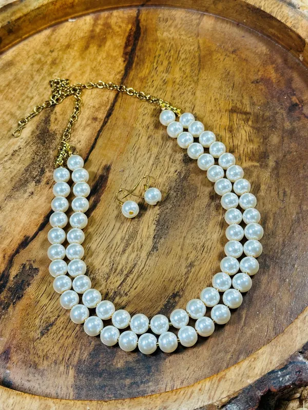 White_Glass_Jewellery_Set_For_Women_|_Necklace_And_Earings
