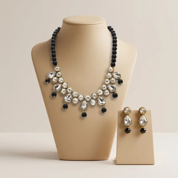 Classic_Black_Alloy_And_Kundan_Necklace_Set