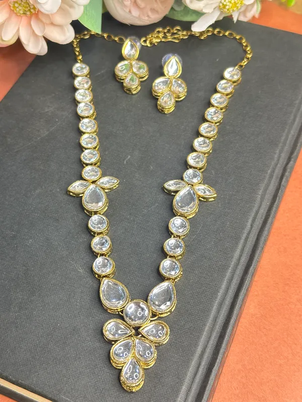 Alloy_And_Kundan_Necklace_Set