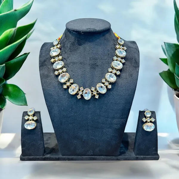Copper_Plated_Kundan_Chokar_Necklace_Set_For_Women