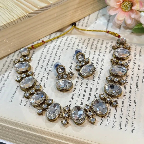 Copper_Plated_Kundan_Chokar_Necklace_Set_For_Women