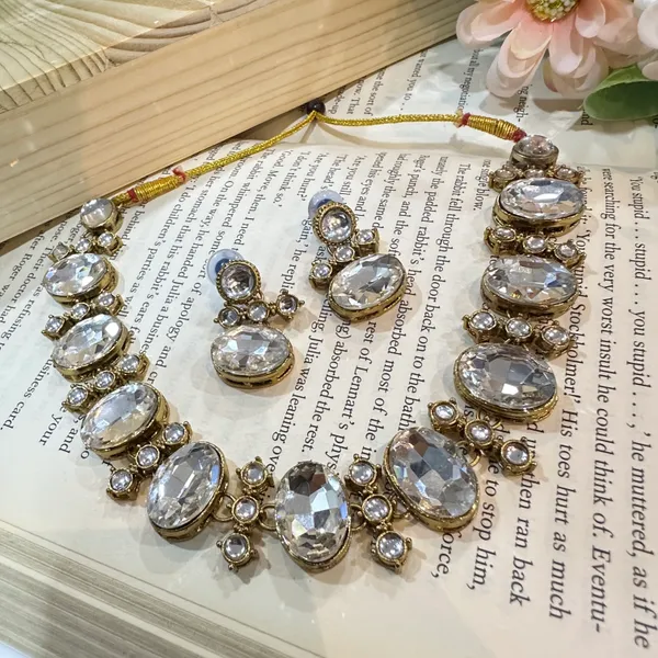 Copper_Plated_Kundan_Chokar_Necklace_Set_For_Women