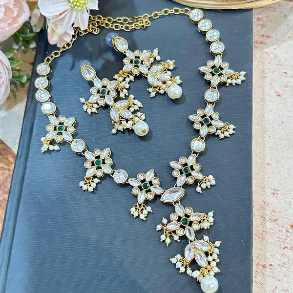 Elite_Green_Color_Jewellery_Set_For_Women_|_Necklace_And_Earings