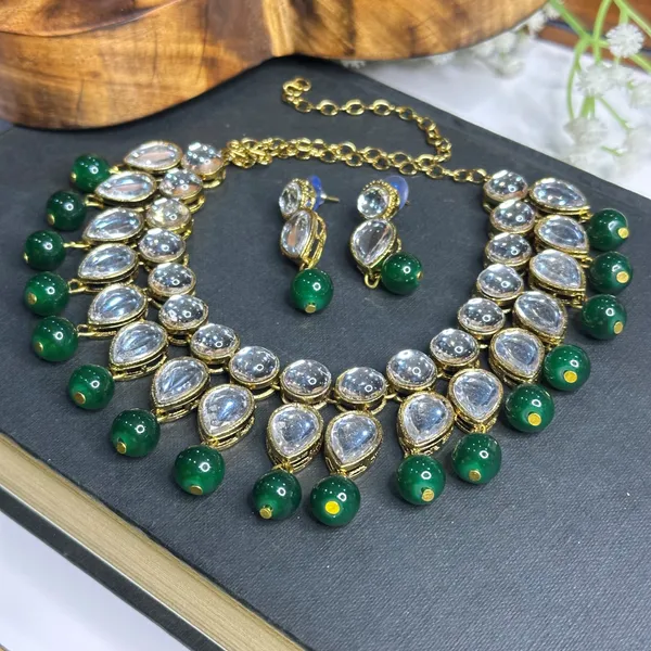 Green_Alloy_Jewellery_Set_For_Women