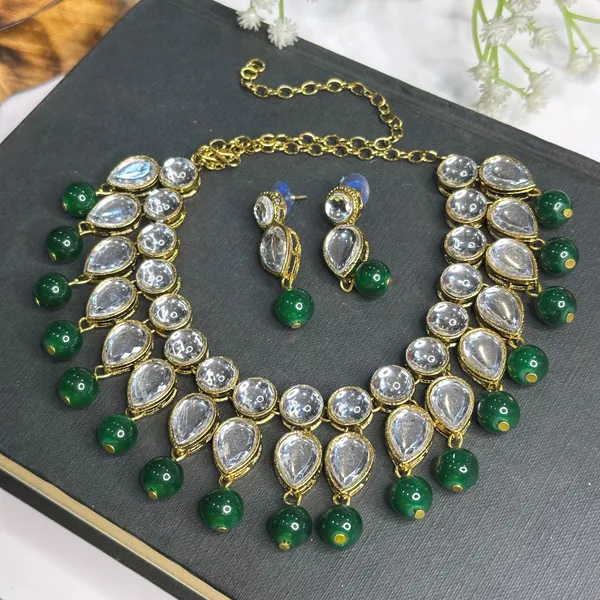 Green_Alloy_Jewellery_Set_For_Women