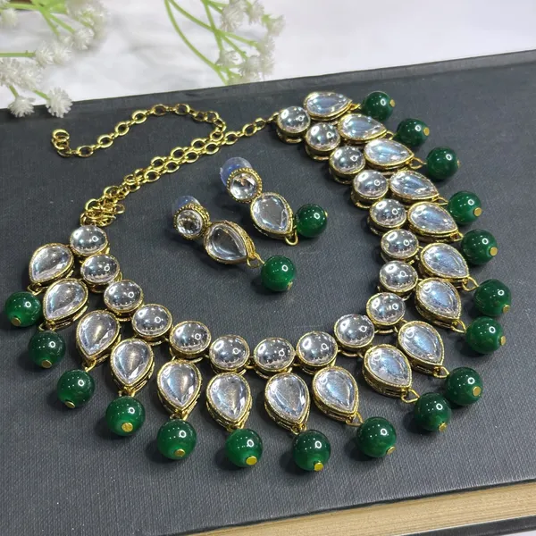 Green_Alloy_Jewellery_Set_For_Women