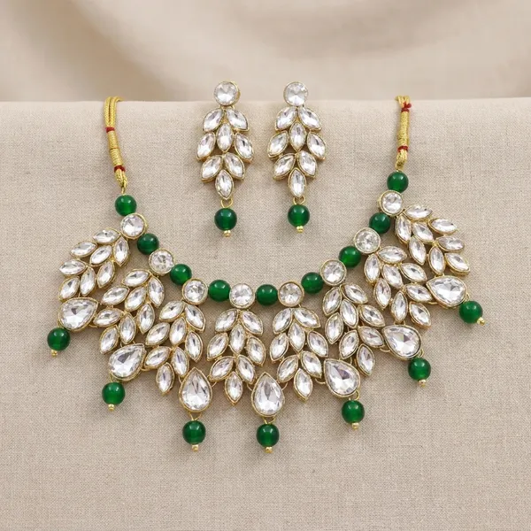 Traditional_Green_Pearl_And_Kundan_Chokar_Set