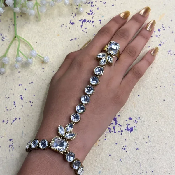Gold_Alloy_Charm_Bracelet_For_Women
